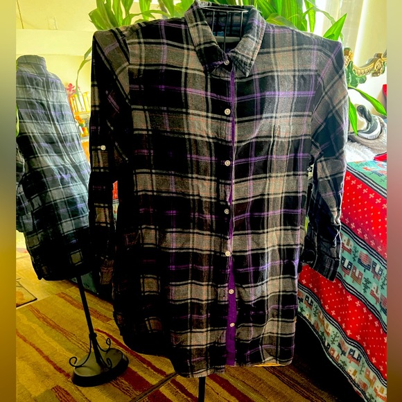 Simply Vera plaid button down top - Picture 1 of 6